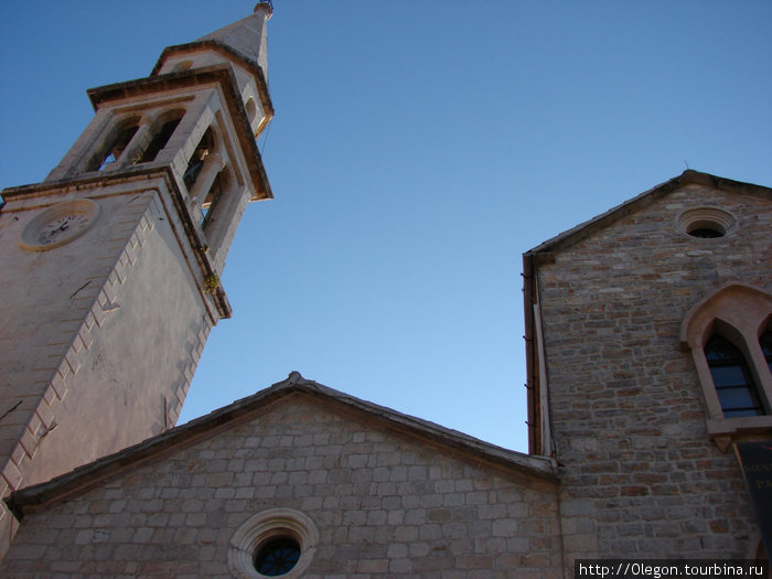Многочисленные церкви Черногория
