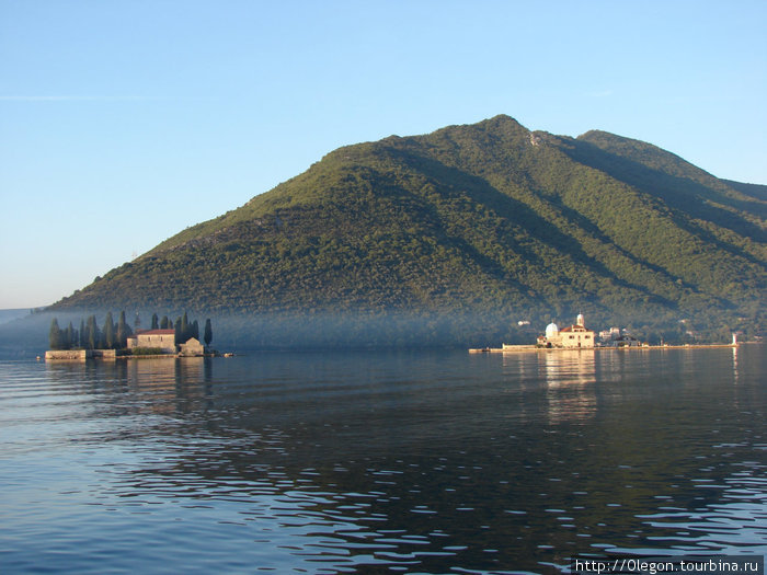 Монастыри в море Черногория