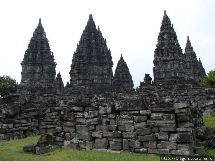 Построен ещё в 9 веке Ява, Индонезия