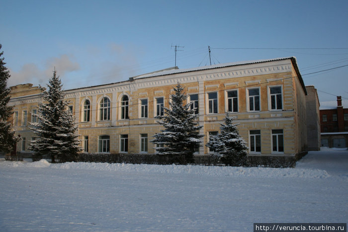 Женская гимназия. Старая Русса, Россия
