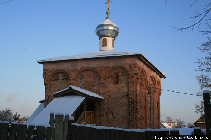 Церковь св. великомученика Мины 14 в. Старая Русса, Россия