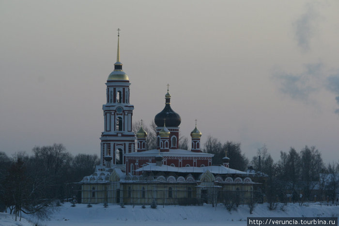 И вид на собор с него. Старая Русса, Россия