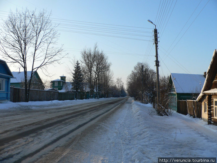 Одна из старых улиц города. Старая Русса, Россия