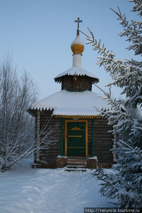 Часовня в Бурегах рядом с источником. Старая Русса, Россия