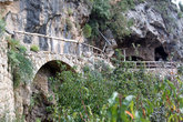 Пещера у монастыря Канноубин