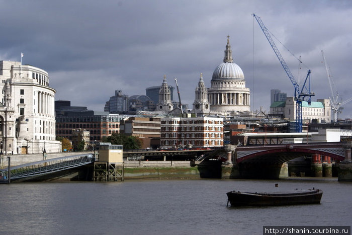 Вид с Темзы на собор Святого Павла Лондон, Великобритания
