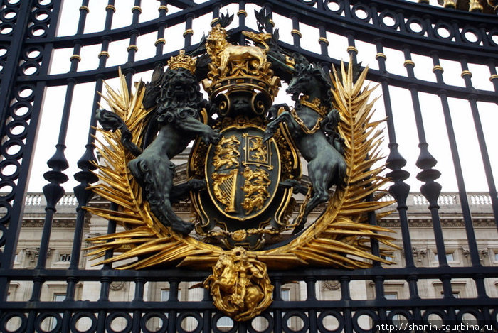 Ворота Букингемского дворца Лондон, Великобритания