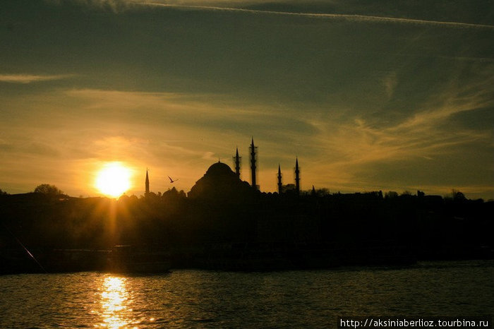 Закат над мечетью Фатих Стамбул, Турция