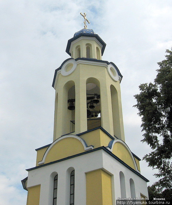 Колокольня храма св. апостола Петра и Павла. Жолква, Украина