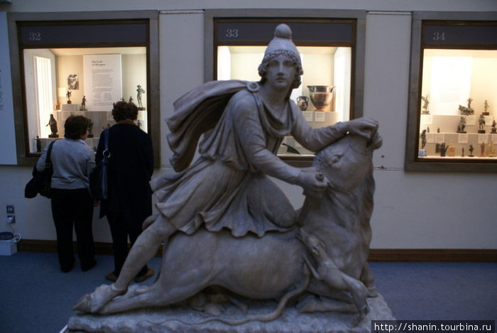 Статуя богини Дианы Лондон, Великобритания