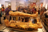 У египетских мумий всегда толпится народ