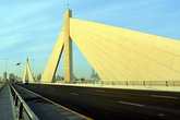 На мосту по пути из аэропорта в столицу Бахрейна