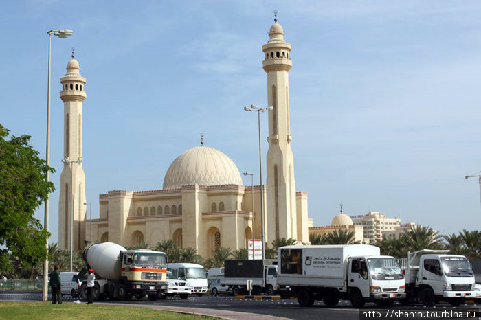 Транспорт у мечети Манама, Бахрейн