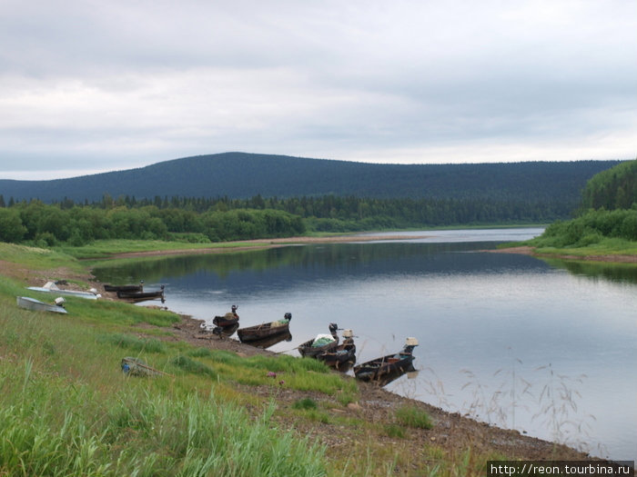 Проплывая по реке Илыч Республика Коми, Россия