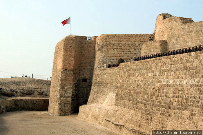 Стена форта Манама, Бахрейн
