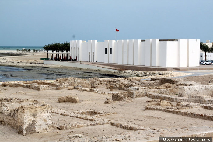 Музей форта Бахрейн на берегу Персидского залива Манама, Бахрейн