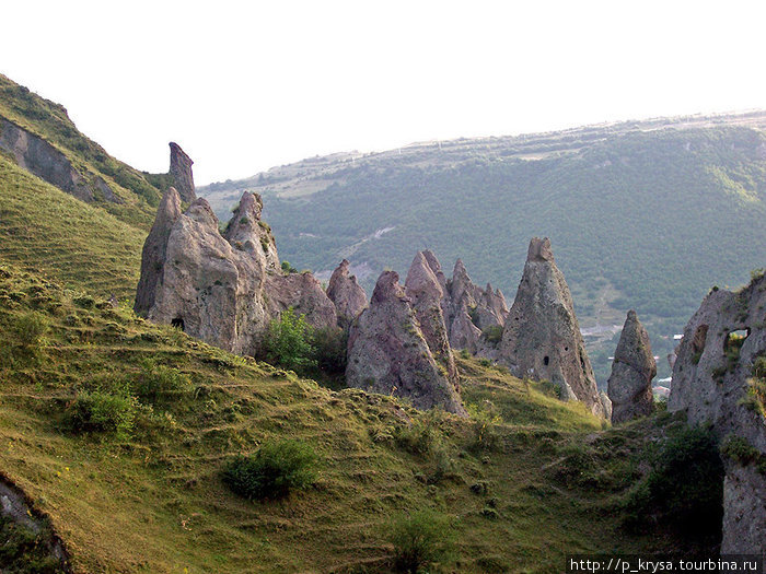 Необычные скалы Гориса Горис, Армения