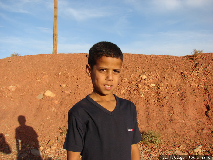 Местный мальчик Бульман, Марокко