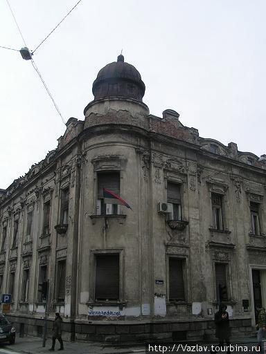 Зданию явно не повезло в этой жизни Белград, Сербия