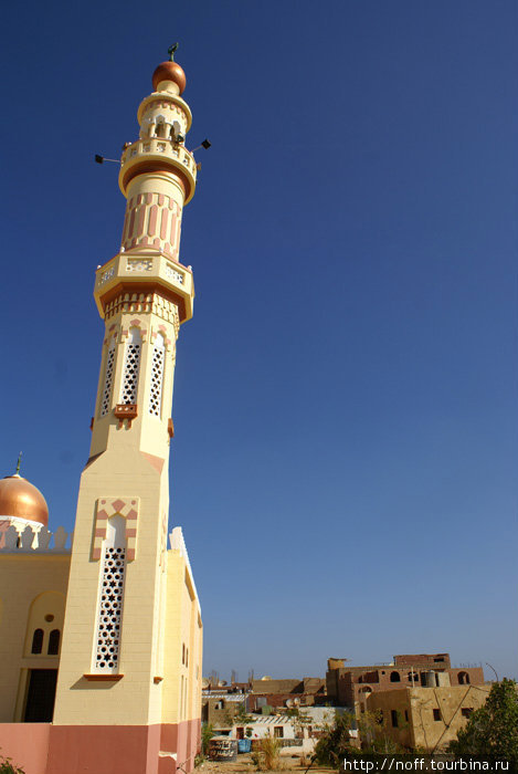 Эль-Кусейр
Новая мечеть Кусейр, Египет
