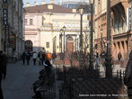 Малая Садовая улица, проложенная между Невским проспектом и Итальянской улицей в середине 18 века, является самой короткой в Санкт-Петербурге — ее длина составляет всего 179 метров.