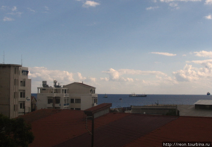 Море видно почти из любой точки города, если забраться повыше Лимассол, Кипр