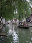 Характерной особенностью городков Цзяннани являются каналы, по сути, заменявшие в те тяжёлые времена дороги.