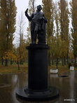 Набережная называется Пушкинская. И интересна она не только установленным тут к 300-летию города памятником поэта.