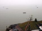 Вид на Азовское море и на браконьерские (?) лодки