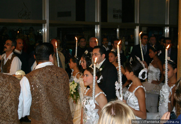 Подсмотрели кусочек свадебной процессии в гостиннице. Необычно! Каир, Египет