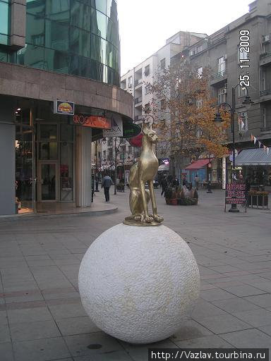 Девочка на шаре. Не Пикассо Скопье, Северная Македония