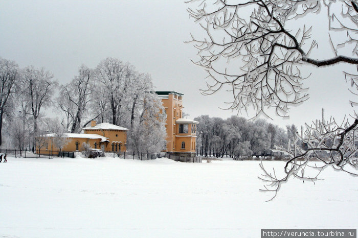 В парке Александрия. Петергоф, Россия