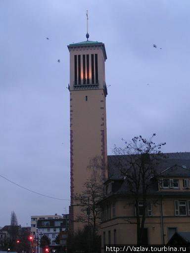 Башня Франкфурт-на-Майне, Германия
