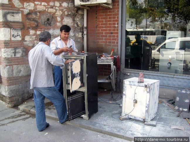 Ремонт или производство сейфов Стамбул, Турция