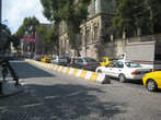 Через дорогу от посольства Ирана