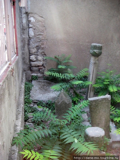 Старые могилы рядом с домом Стамбул, Турция