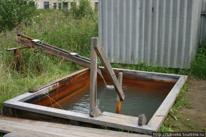 Источник с родоновой водой Лодейное Поле, Россия