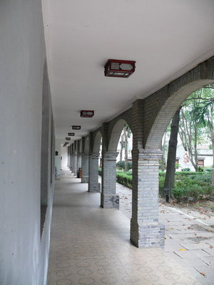 Здания женской школы в Тунли