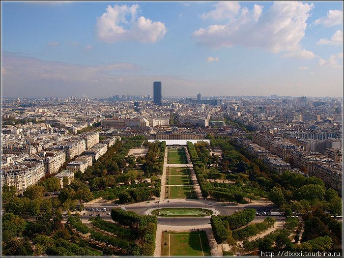 Вид с Эйфелевой башни Париж, Франция