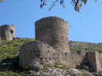 Вот они — руины крепости Чембало! Той самой крепости, которой от роду более полтысячи лет.