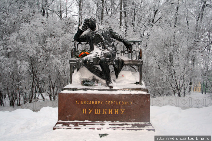 Памятник самому знаменитому лицеисту. Пушкин, Россия