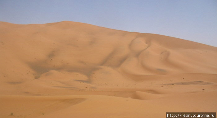 Среди песков пустыни Сахара Область Мекнес-Тафилалет, Марокко