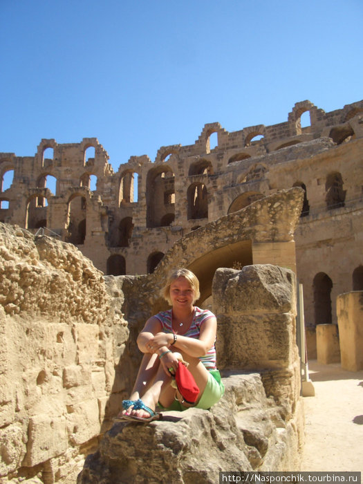На руинах римского колизея (Эль Джем) Сусс, Тунис