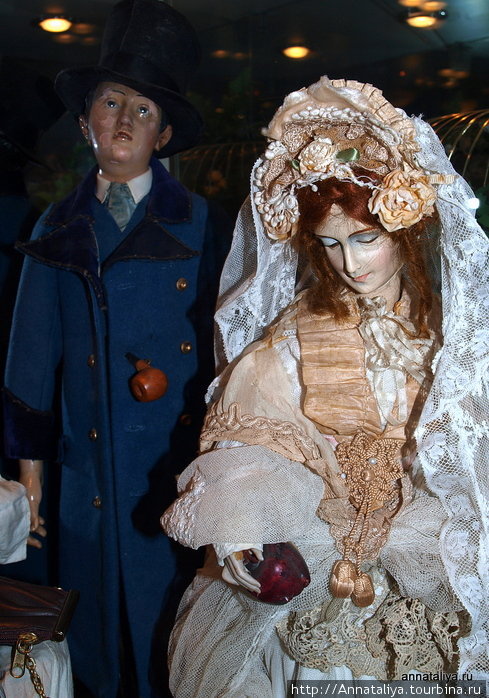 Самых первых фабричных кукол делали из дерева. Но это вовсе не значит, что со временем они выходили из моды. Москва, Россия