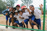 Школьники игроки в крикет (чисто английская игра)