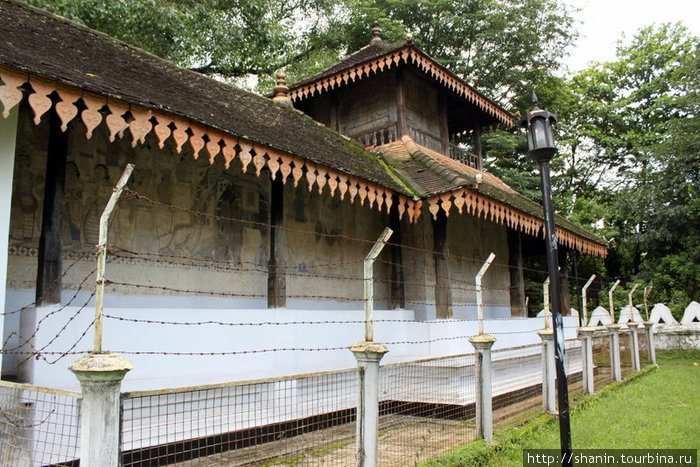 Индуистский храм в кандийском стиле Бадулла, Шри-Ланка