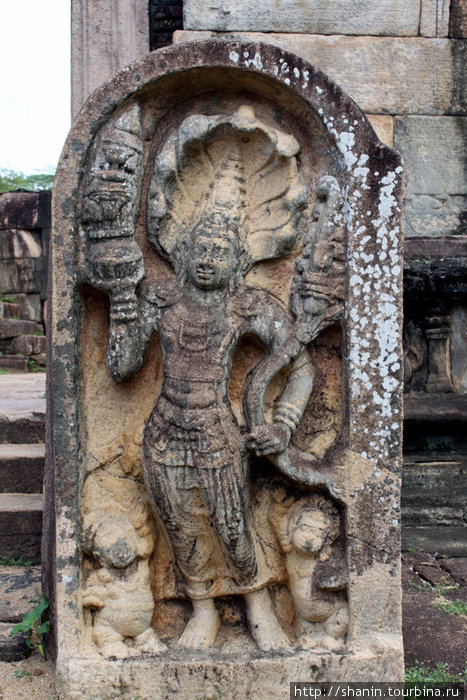 Каменный барельеф Полоннарува, Шри-Ланка