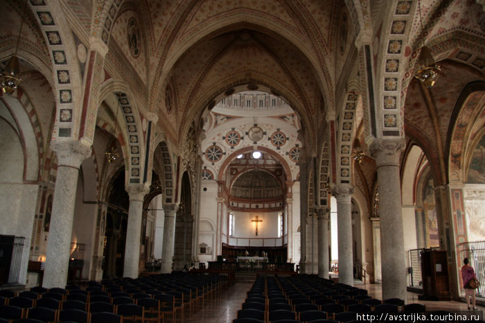 интерьер церкви Санта-Мария-делле-Грацие в Милане Милан, Италия