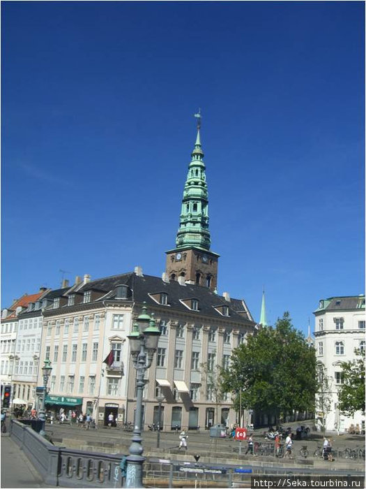 Церковь Святого Николая, точнее её часть — шпиль колокольни Копенгаген, Дания