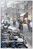 Амстердам — очень красивый город. А в снегопады он становится еще краше и сказочнее!:)
